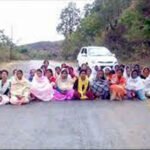 TRIPURAINFO Pix Women folk blocked the road at Beltala village under Kadamtala in the North and withdraw after getting assurance17044