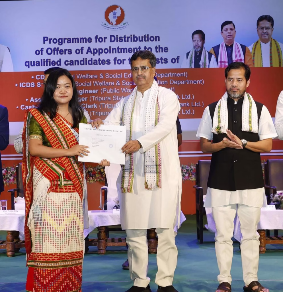 CM Hands Over 479 Appointment Letters to New Recruits 4 img 2063 1
