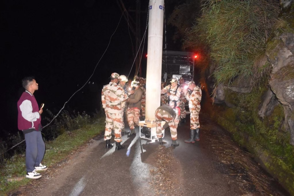 Sikkim: Vehicle carrying tourists meets with an accident along Chungthang Lachen highway; Search and Rescue Operation continues 2 img 6595 1