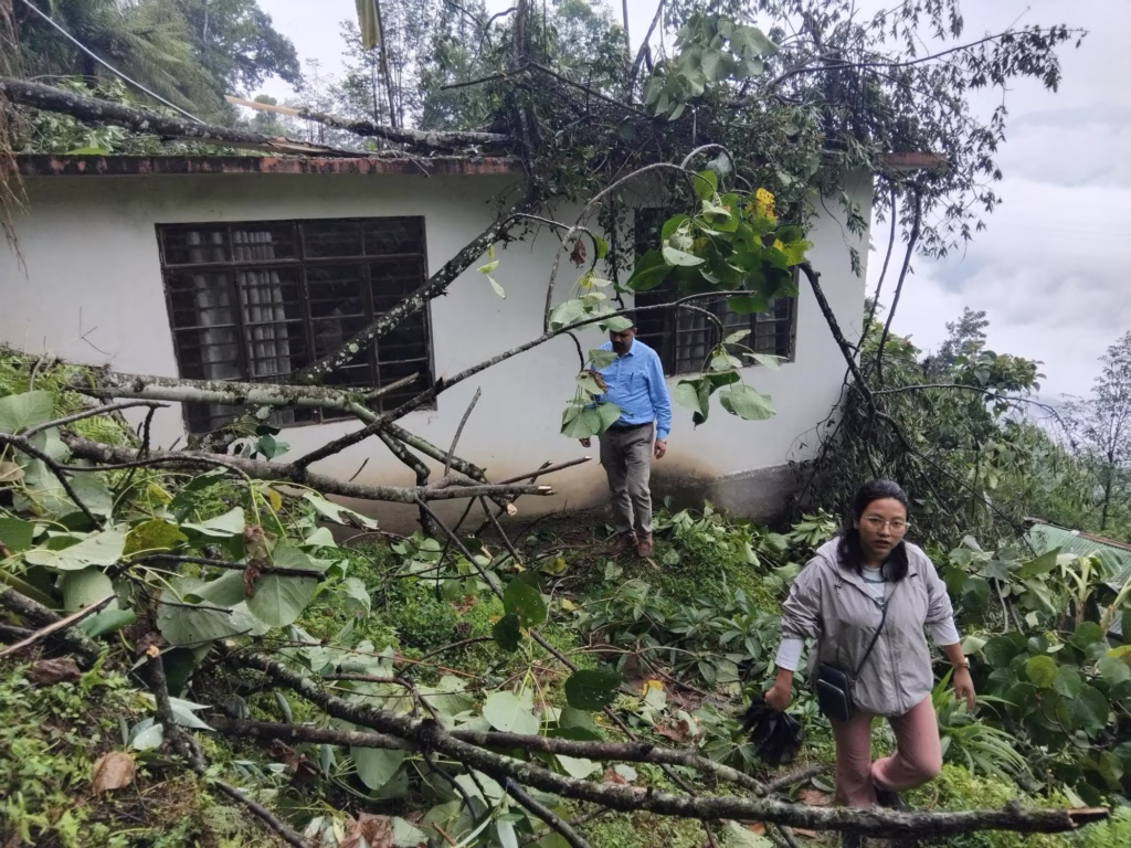 District Officials Inspect Weather-Hit Phirphirey Ward 2 img 7559 1