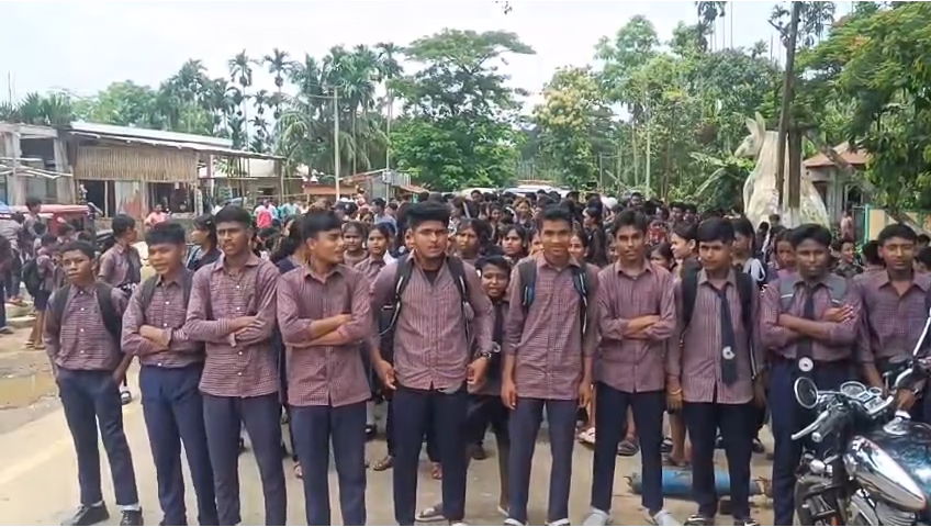 Students of Baralutma HS School Block Road Demanding Science Stream