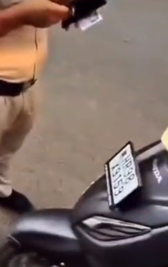 Gurugram Police Suspend Three Cops After Viral Video Shows Bribe Taken From Japanese Tourist 8 541465181 1199059708930757 5455304661204708703 n
