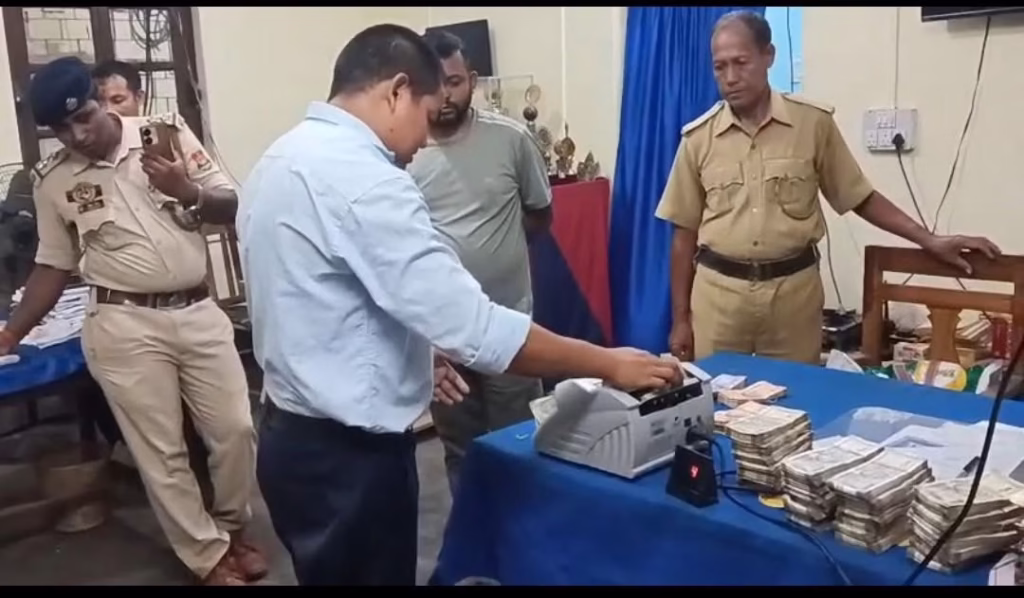 ₹15 Lakh Seized from Suspicious Vehicle at Bishramganj Police Naka Point 3 img 4214