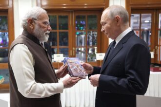 PM Modi Gifts President Putin