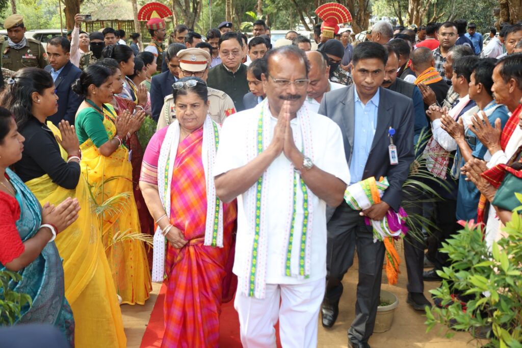 Governor Reviews Welfare Schemes in Border Villages of Gomati and South Tripura 2 img 9531