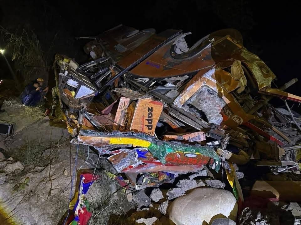 Tragedy on Prithvi Highway: 17 Killed, 24 Injured in Midnight Bus Crash in Dhading 2 img 6623