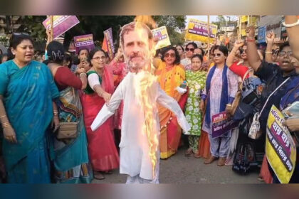 bjp holds protest march in city burn effigies of rahul gandhi