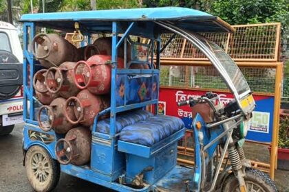 dharmanagar police bust illegal gas cylinder racket seize 60 cylinders in daring raid