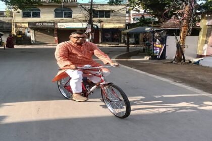 tripura power minister ratan lal nath cycles to work leads austerity drive