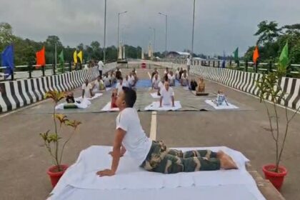 bsf marks international yoga day on indo bangla maitri bridge
