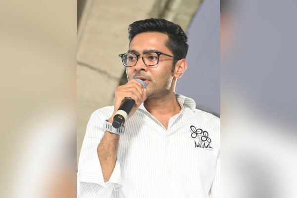 tmc leaders abhishek banerjee dola sen kunal ghosh summoned by tripura court
