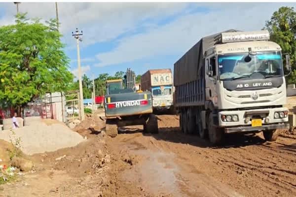 eight hour traffic chaos in champaknagar exposes poor road conditions on nh08