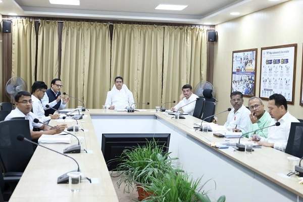 tripura cm reviews proposed revenue reforms