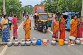 women block sonamura–belonia road over drinking water crisis