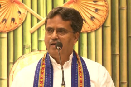 govt working to build self reliant developed tripura cm