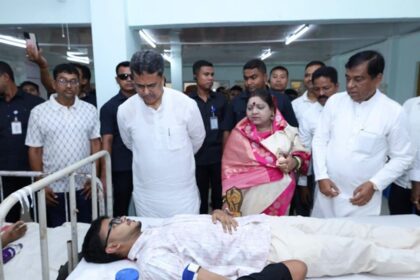 tripura cm reaffirms sabka saath sabka vikas at hawkers corner blood donation event
