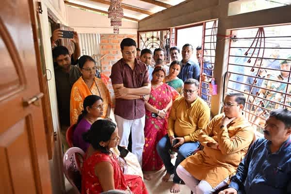minister tinku roy meets bereaved family assures justice in jubarajnagar double murder case
